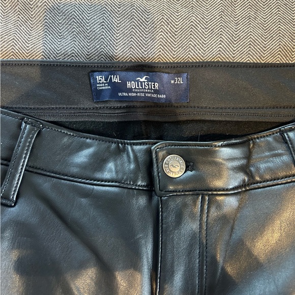 Hollister pleather pants - Picture 2 of 4